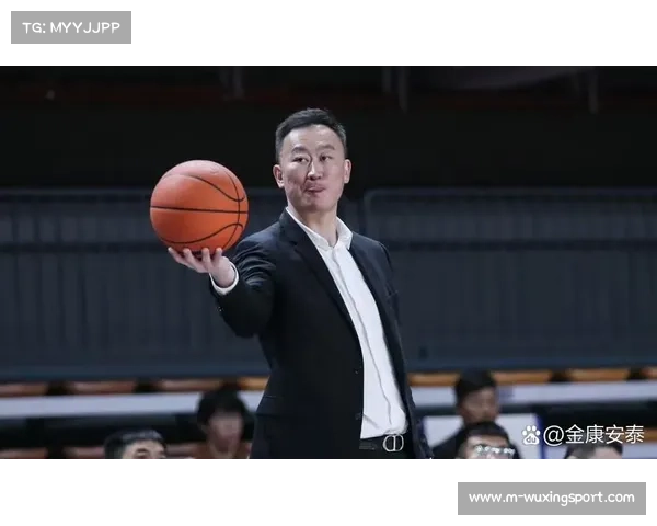 刘维伟执教青岛，杨鸣兄弟情谊成场外话题